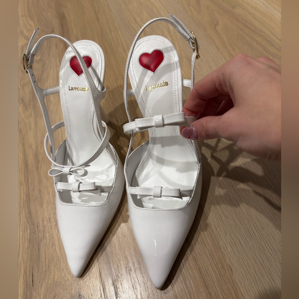 ♥️♥️SOLD♥️♥️Larroude White Women's Heels